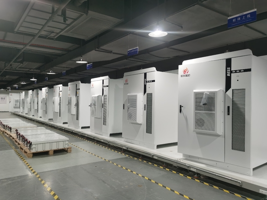 IP55 LiFePO4 Sistem penyimpanan baterai industri 50KW Instalasi dalam ruangan / luar ruangan