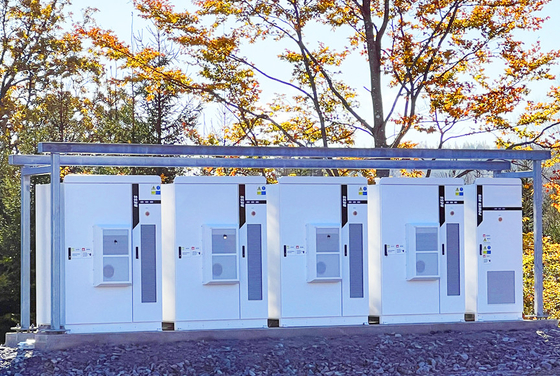 Sistem penyimpanan energi baterai luar ruangan All In One dengan pemadam kebakaran untuk penggunaan komersial